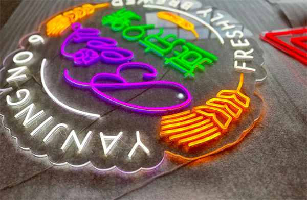 LED發(fā)光字制作高品質(zhì)的光色不一樣！