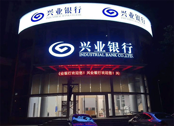 3M燈箱布VS噴繪布有哪些優(yōu)勢(shì)？