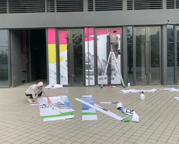 成都廣告噴繪怎么制作？噴繪制作流程有哪些內(nèi)容呢？