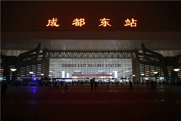 一平方米樓頂發(fā)光字制作安裝的費(fèi)用有哪些？