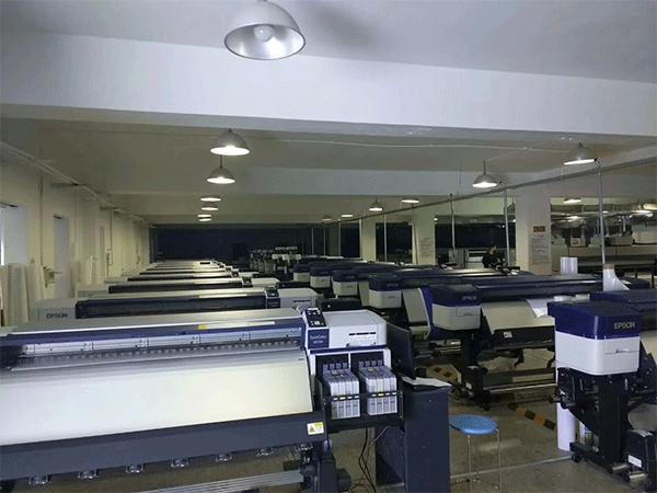 廣告公司噴繪廠(chǎng)的主要設(shè)備有哪些