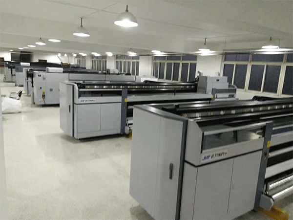 廣告公司噴繪廠(chǎng)的主要設(shè)備有哪些