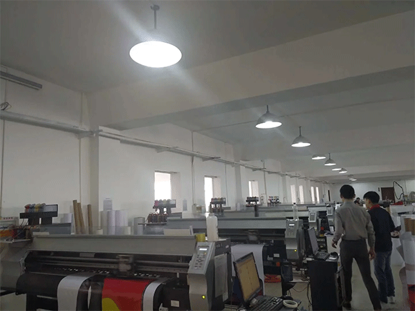 廣告公司噴繪廠(chǎng)的主要設(shè)備有哪些